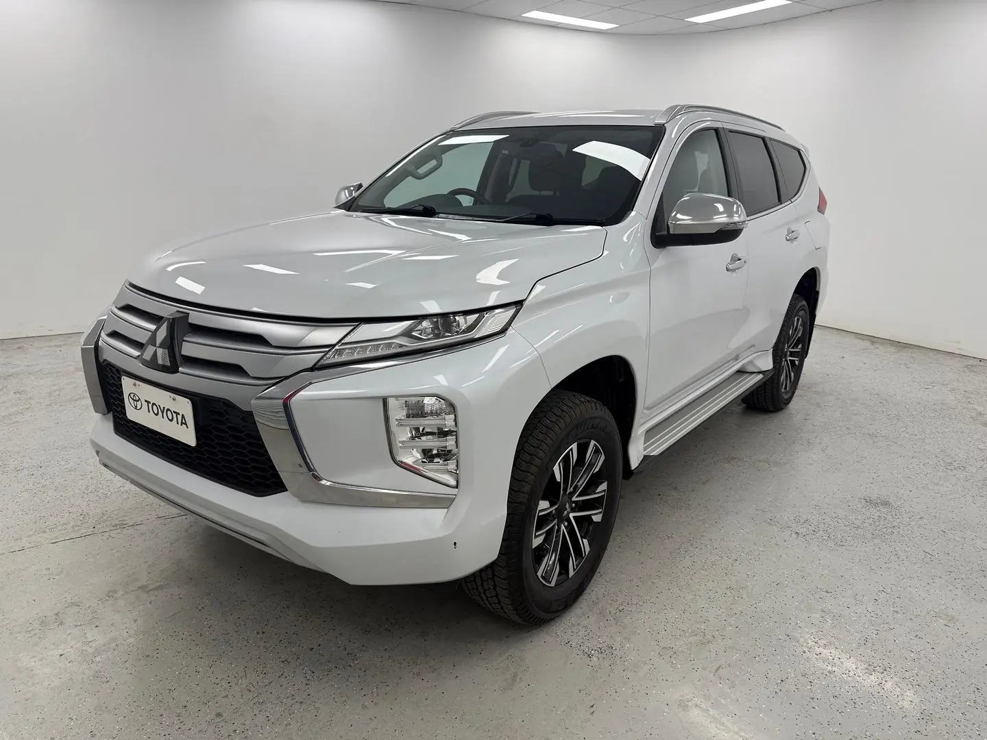 2023 Mitsubishi Pajero Sport Gallery Image 7