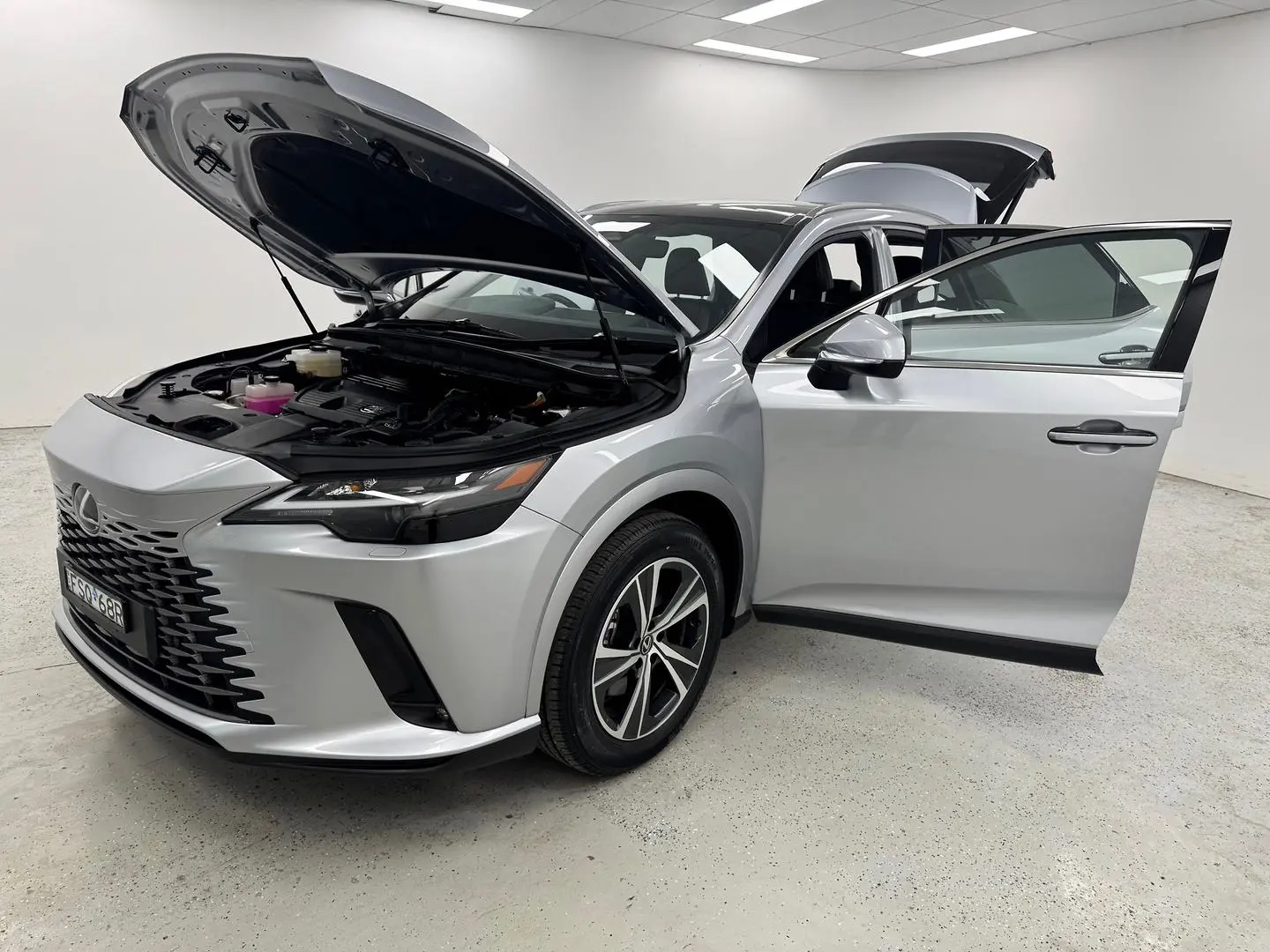 2023 Lexus RX Gallery Image 12