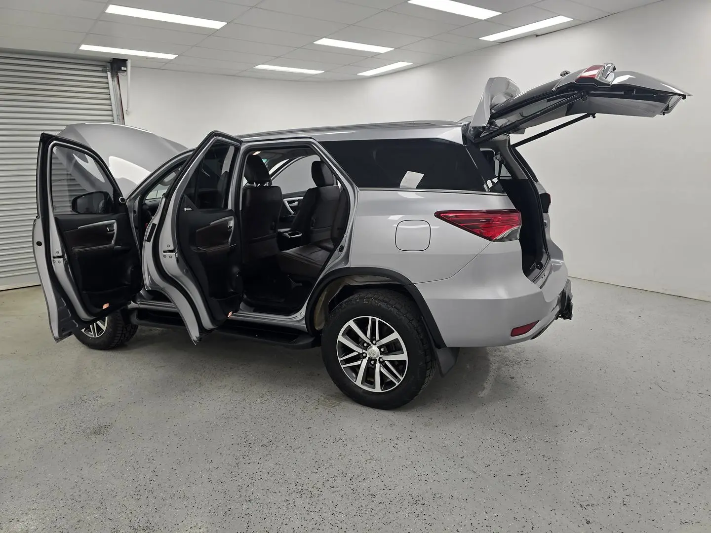 2017 Toyota Fortuner Gallery Image 12