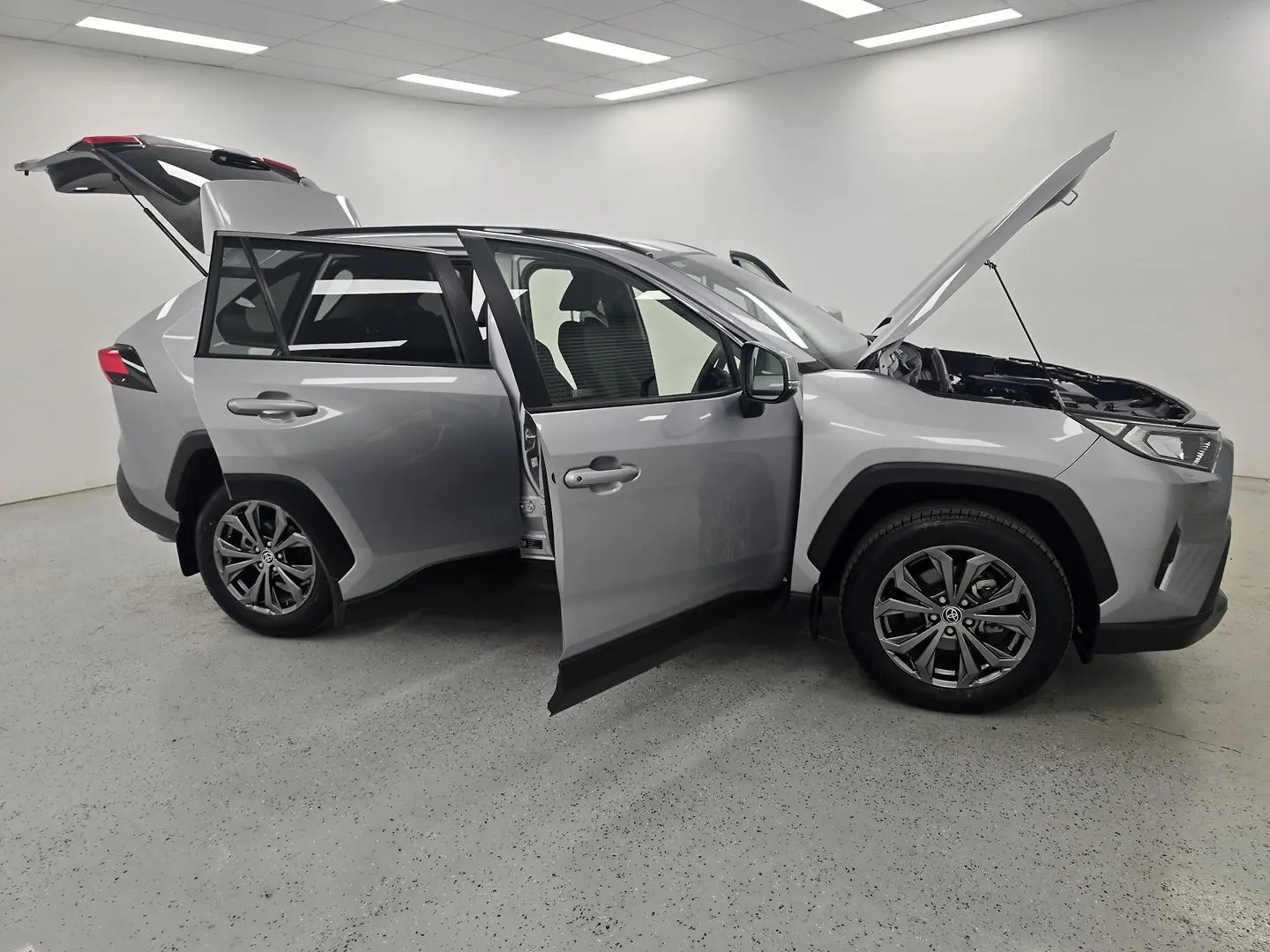 2022 Toyota RAV4 Gallery Image 9
