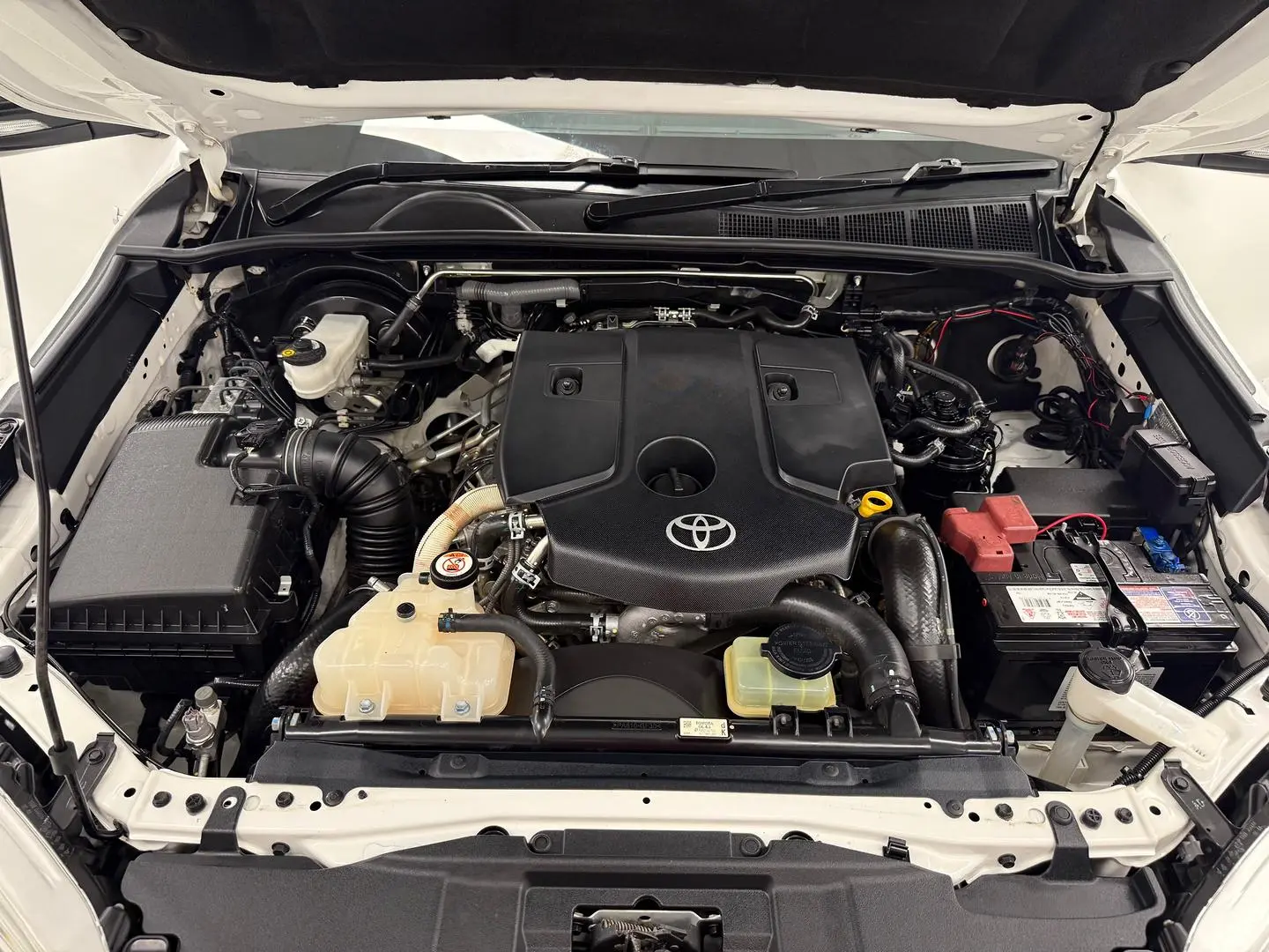 2016 Toyota Hilux Gallery Image 20