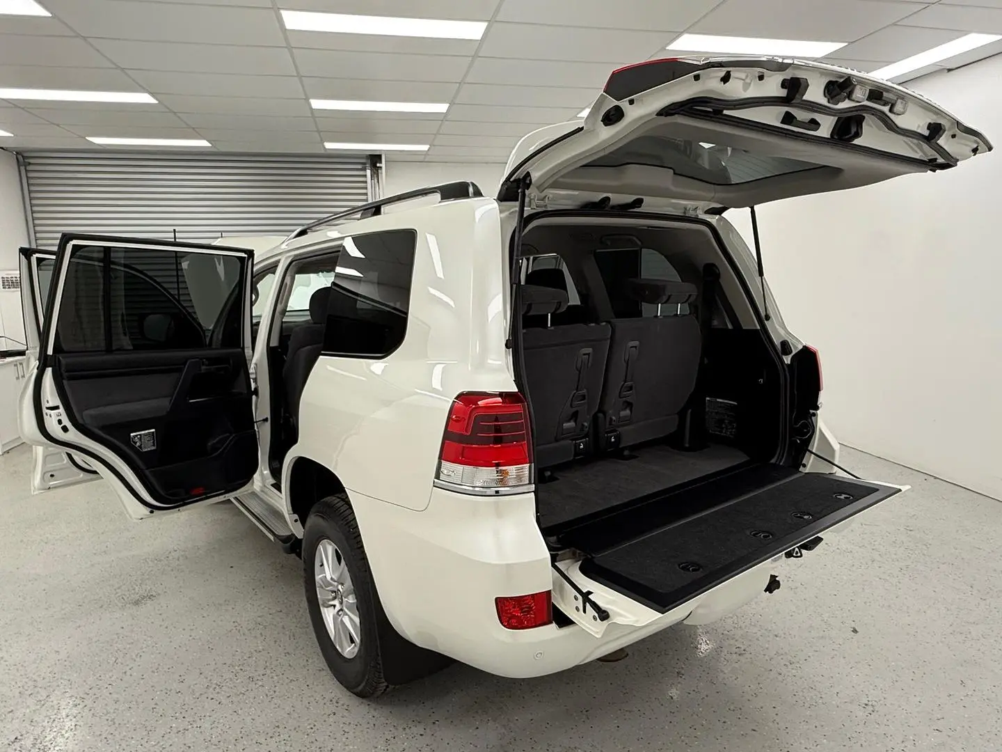 2021 Toyota Landcruiser Gallery Image 12