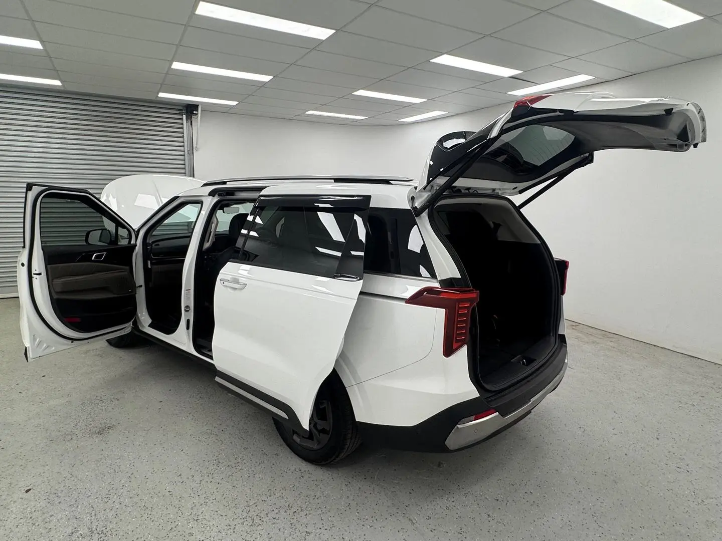 2024 Kia Carnival Gallery Image 10