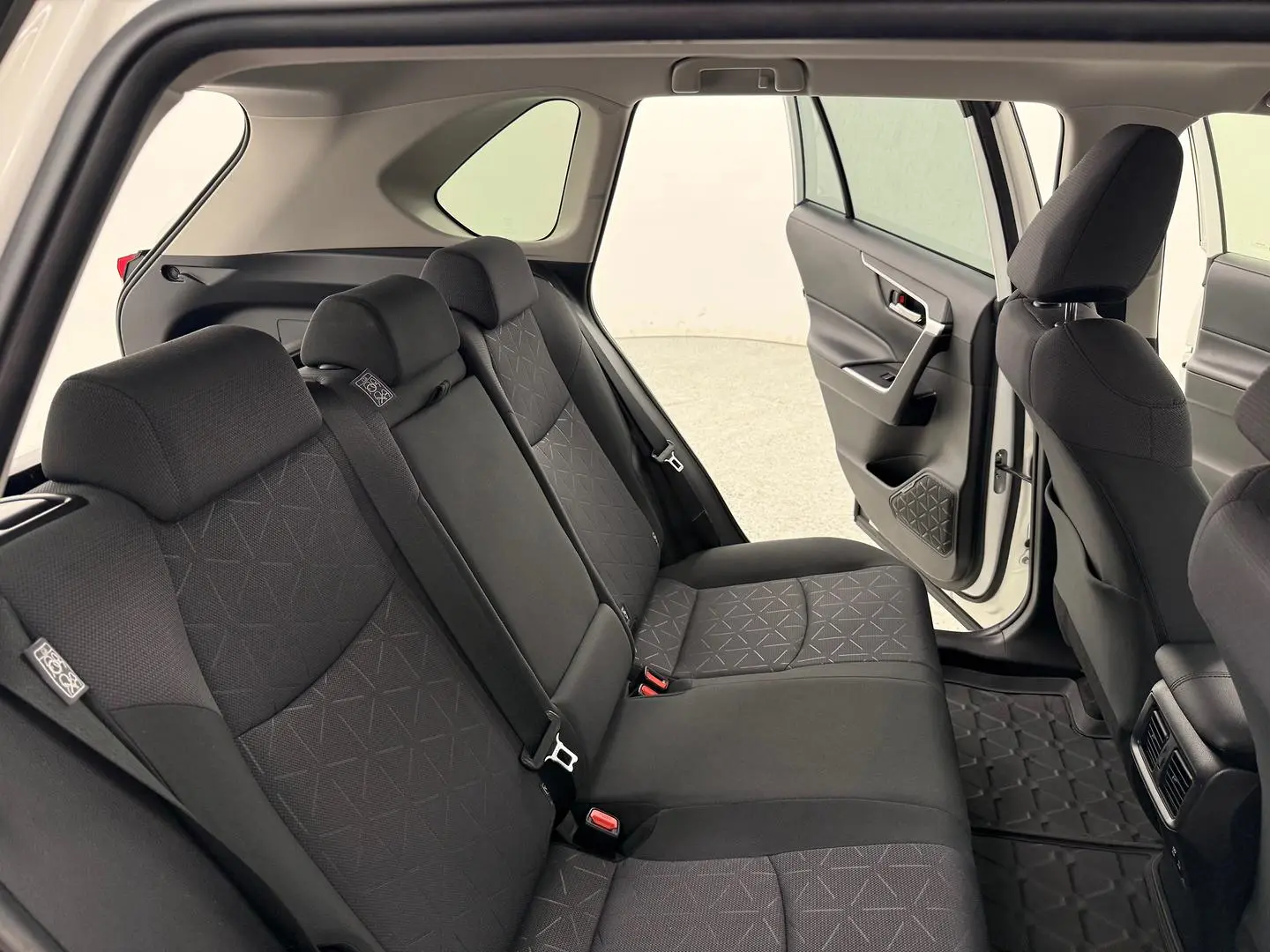 2020 Toyota RAV4 Gallery Image 17