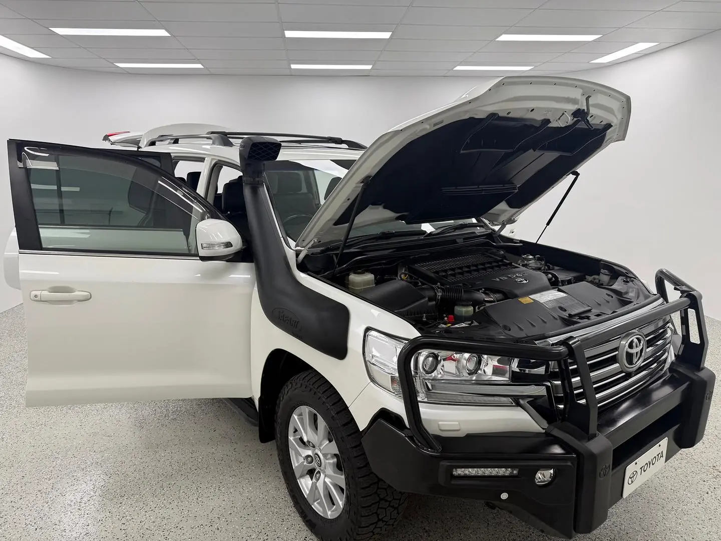 2019 Toyota Landcruiser Gallery Image 23
