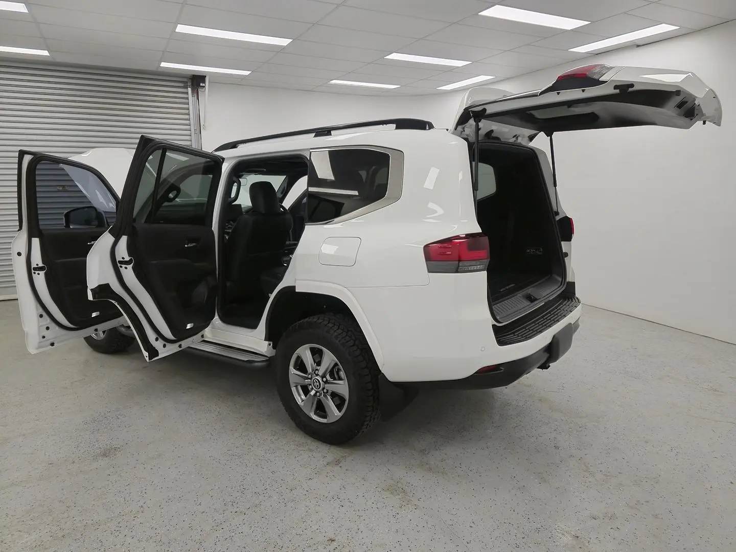 2022 Toyota Landcruiser Gallery Image 9