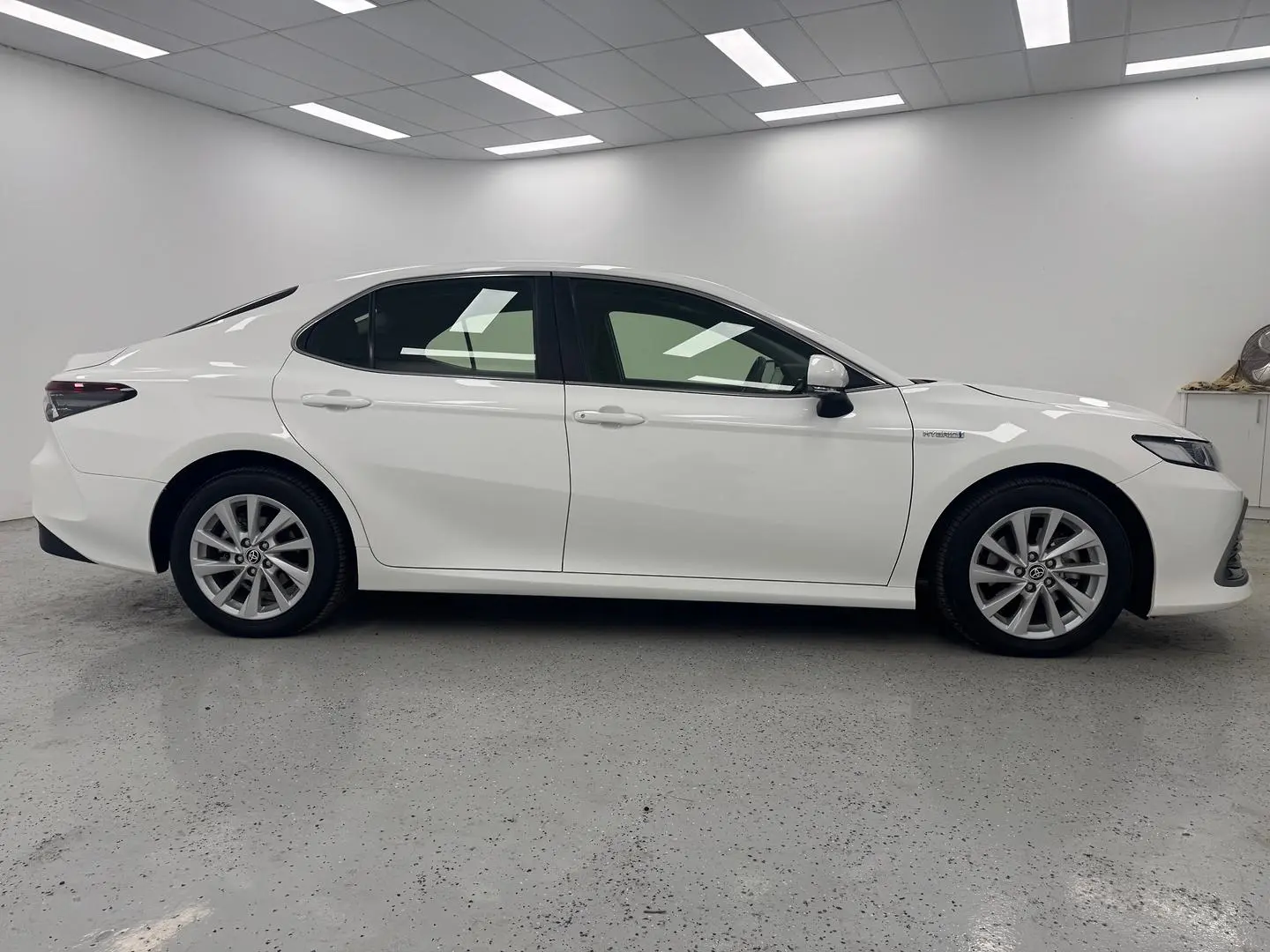 2023 Toyota Camry Gallery Image 2