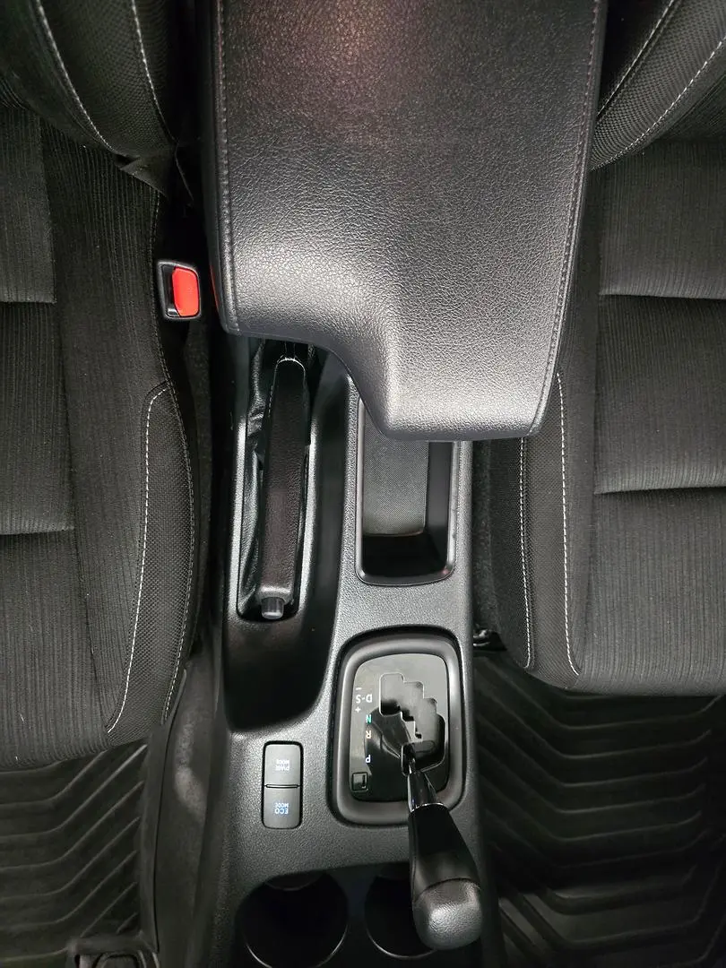 2021 Toyota Hilux Gallery Image 18