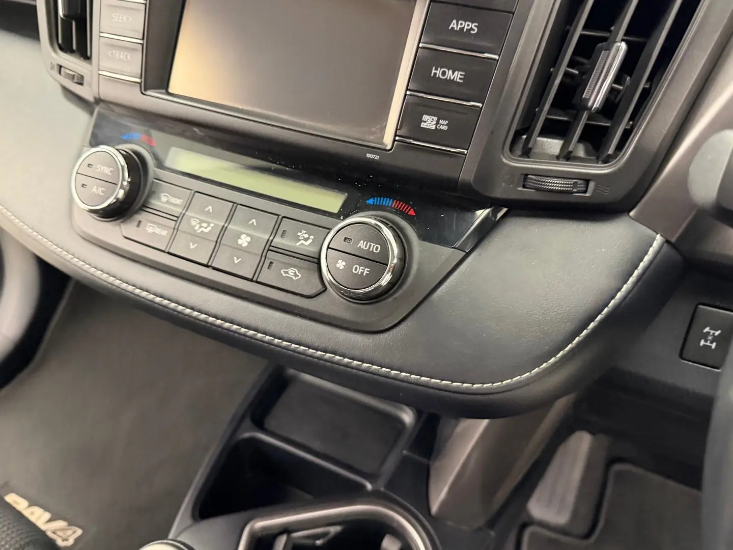 2018 Toyota RAV4 Gallery Image 24