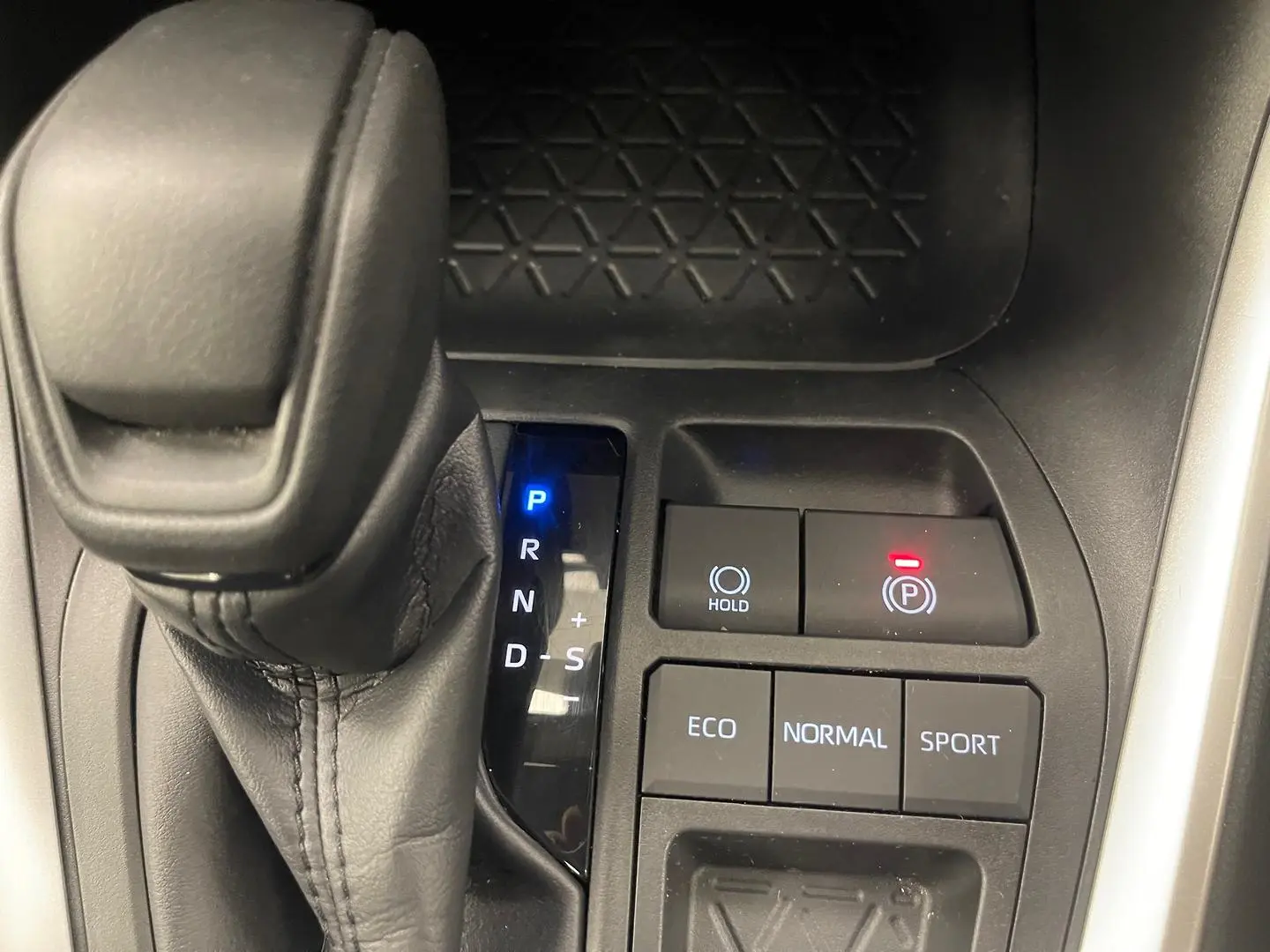 2024 Toyota RAV4 Gallery Image 28