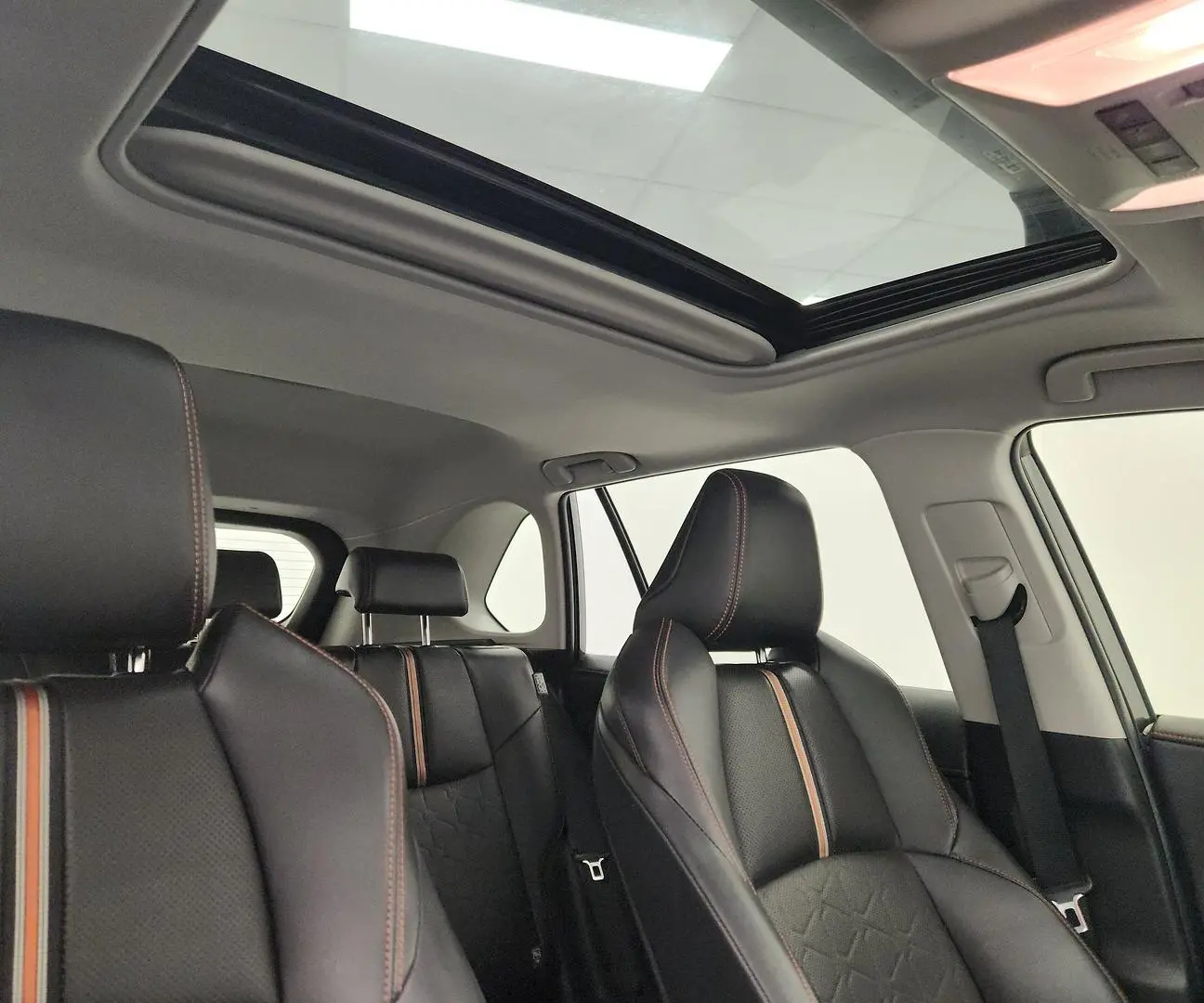 2019 Toyota RAV4 Gallery Image 25