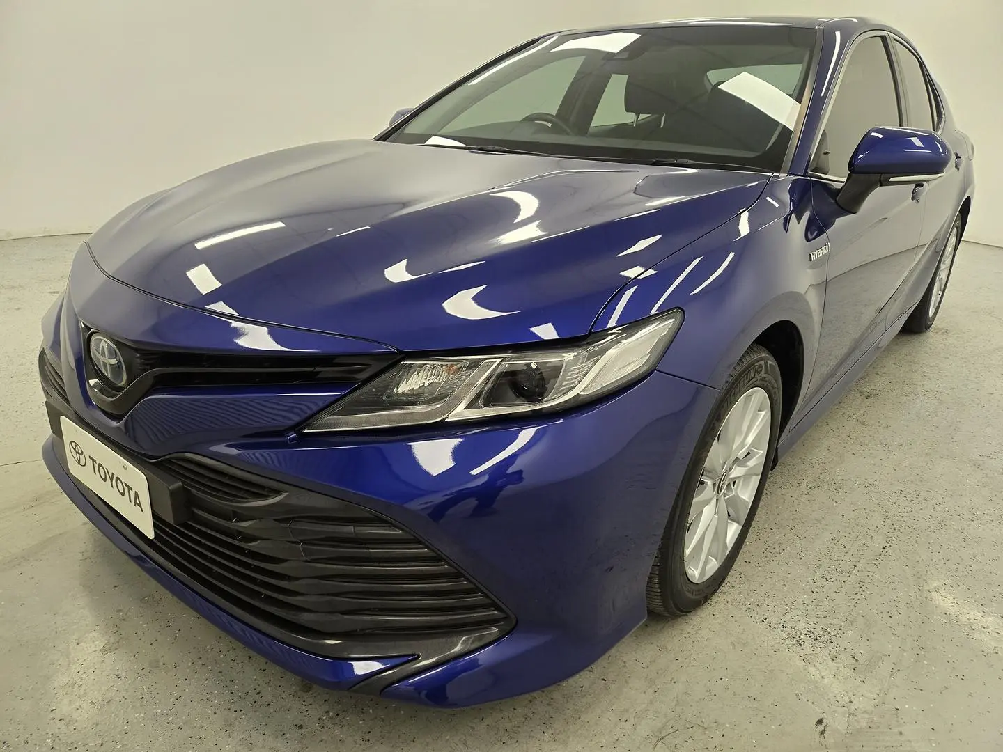 2020 Toyota Camry Gallery Image 7