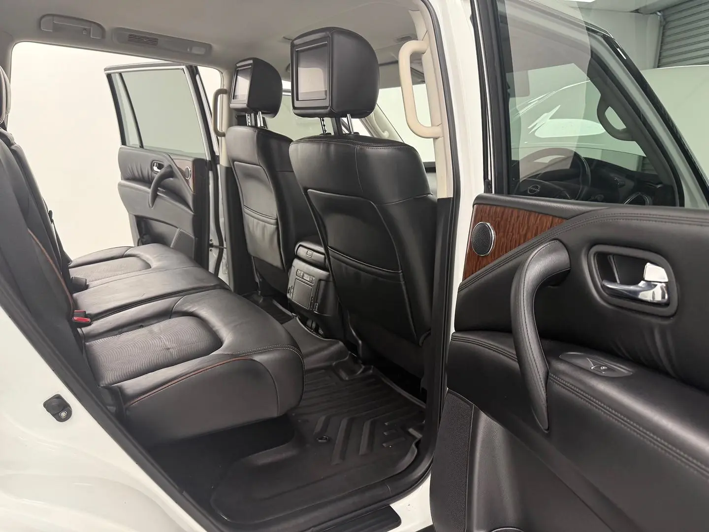 2022 Nissan Patrol Gallery Image 17