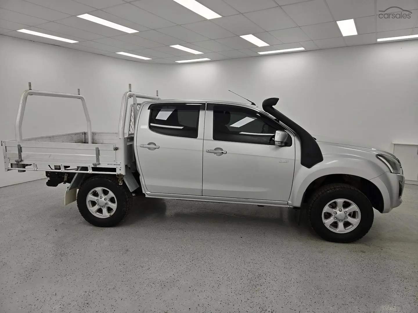 2024 Isuzu D-MAX Image 2