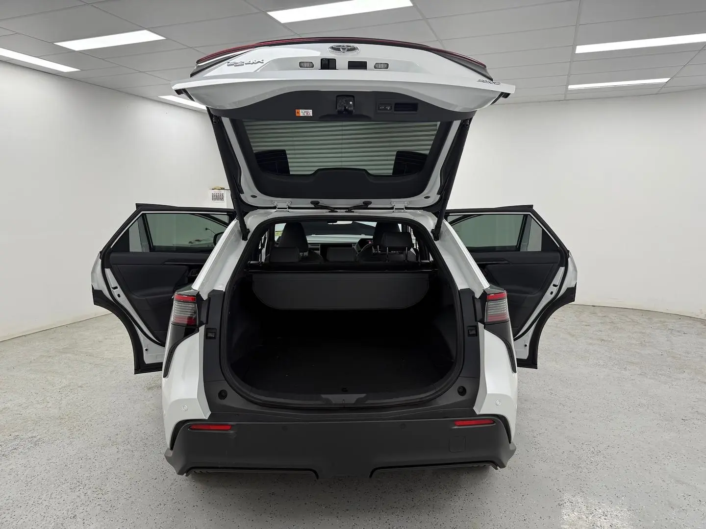 2025 Toyota bZ4X Gallery Image 13