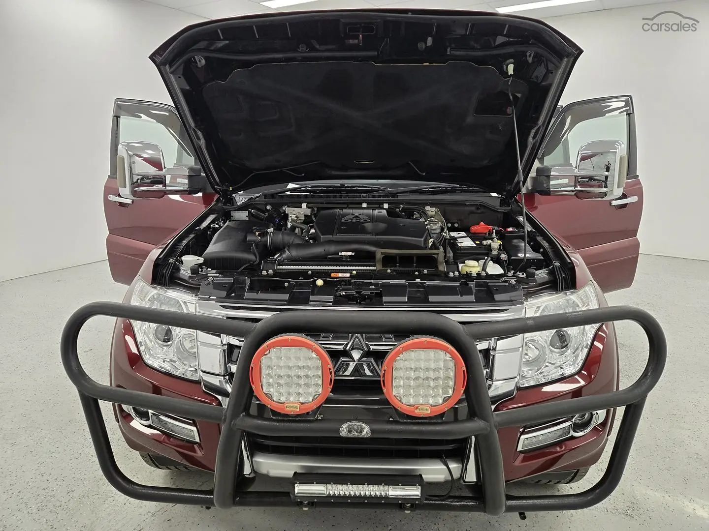 2016 Mitsubishi Pajero Image 16