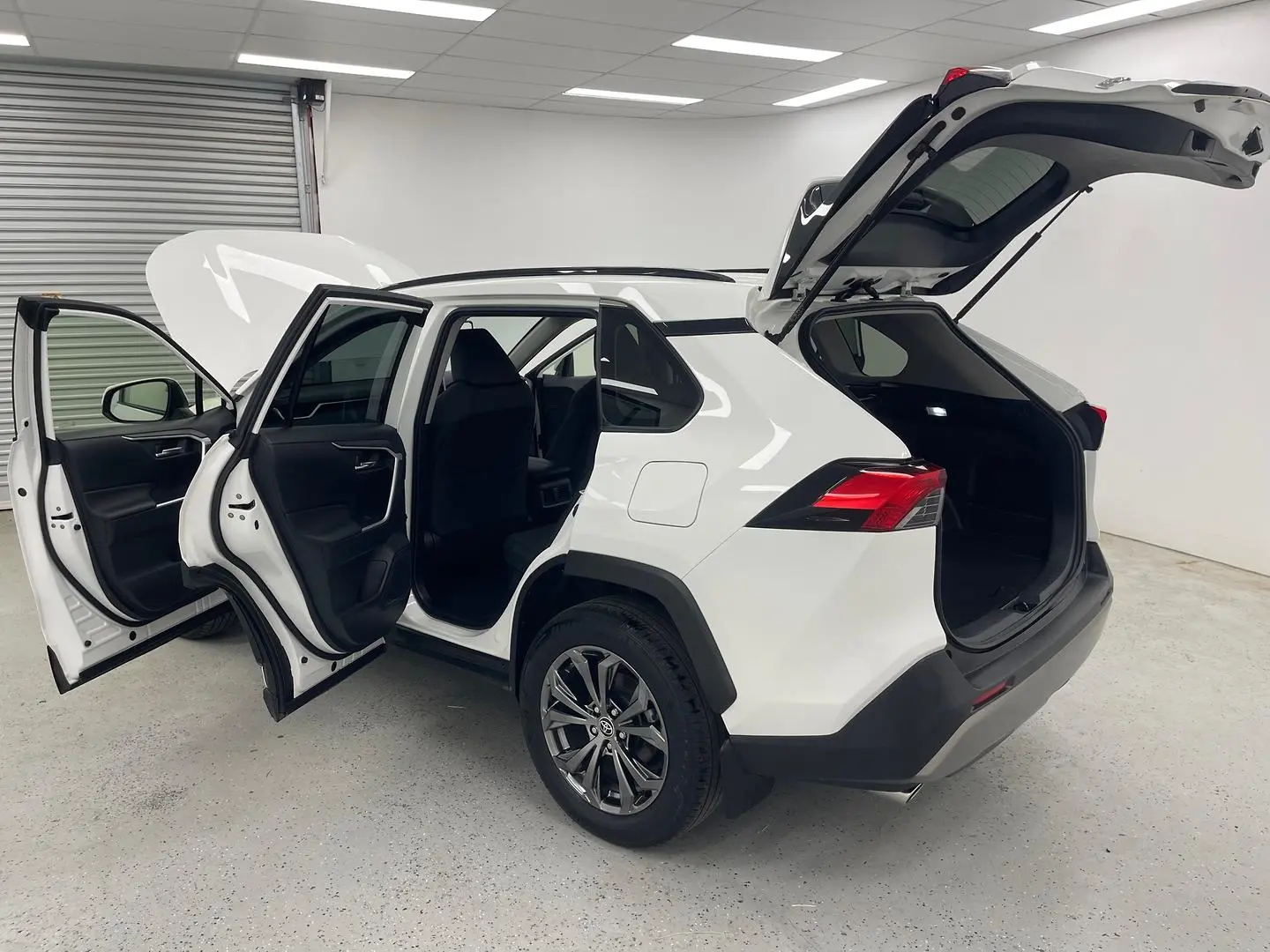 2022 Toyota RAV4 Gallery Image 11