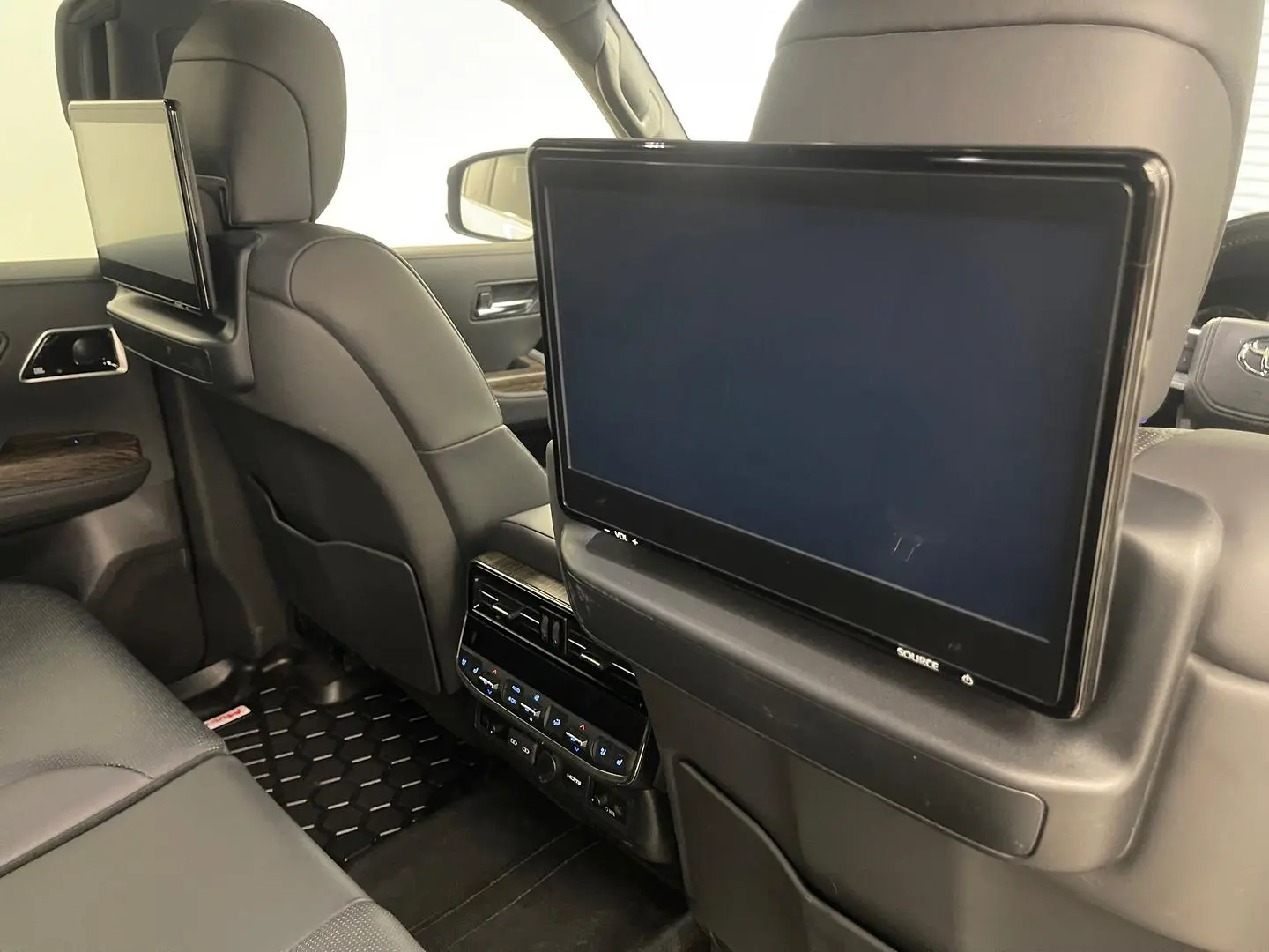 2023 Toyota Landcruiser Gallery Image 40