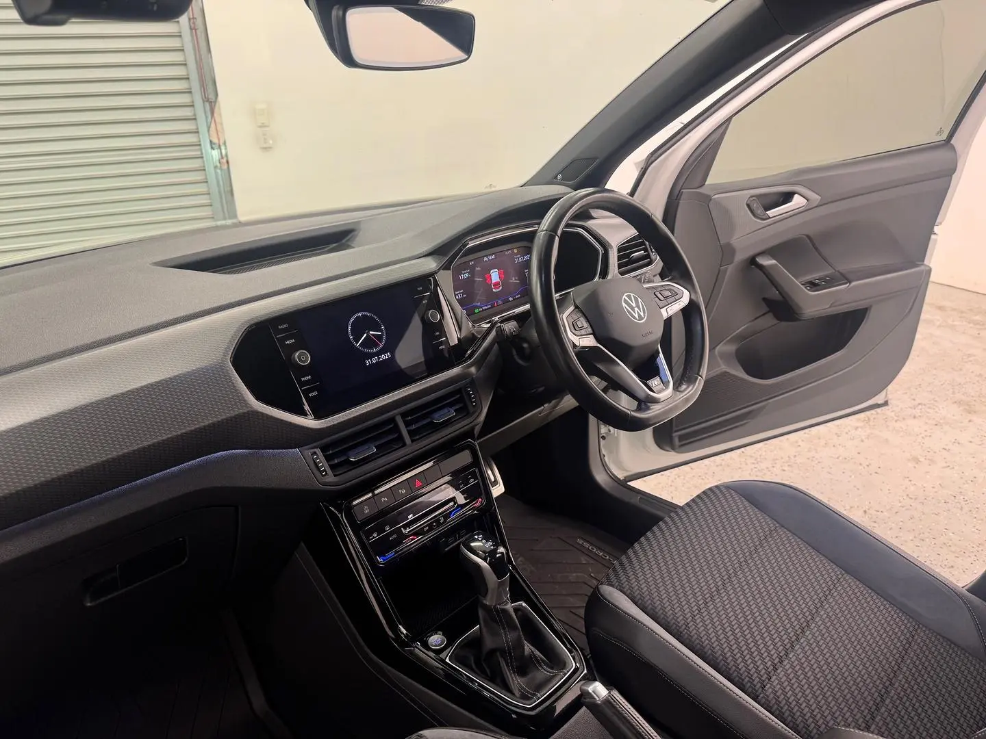 2021 Volkswagen T-Cross Gallery Image 30