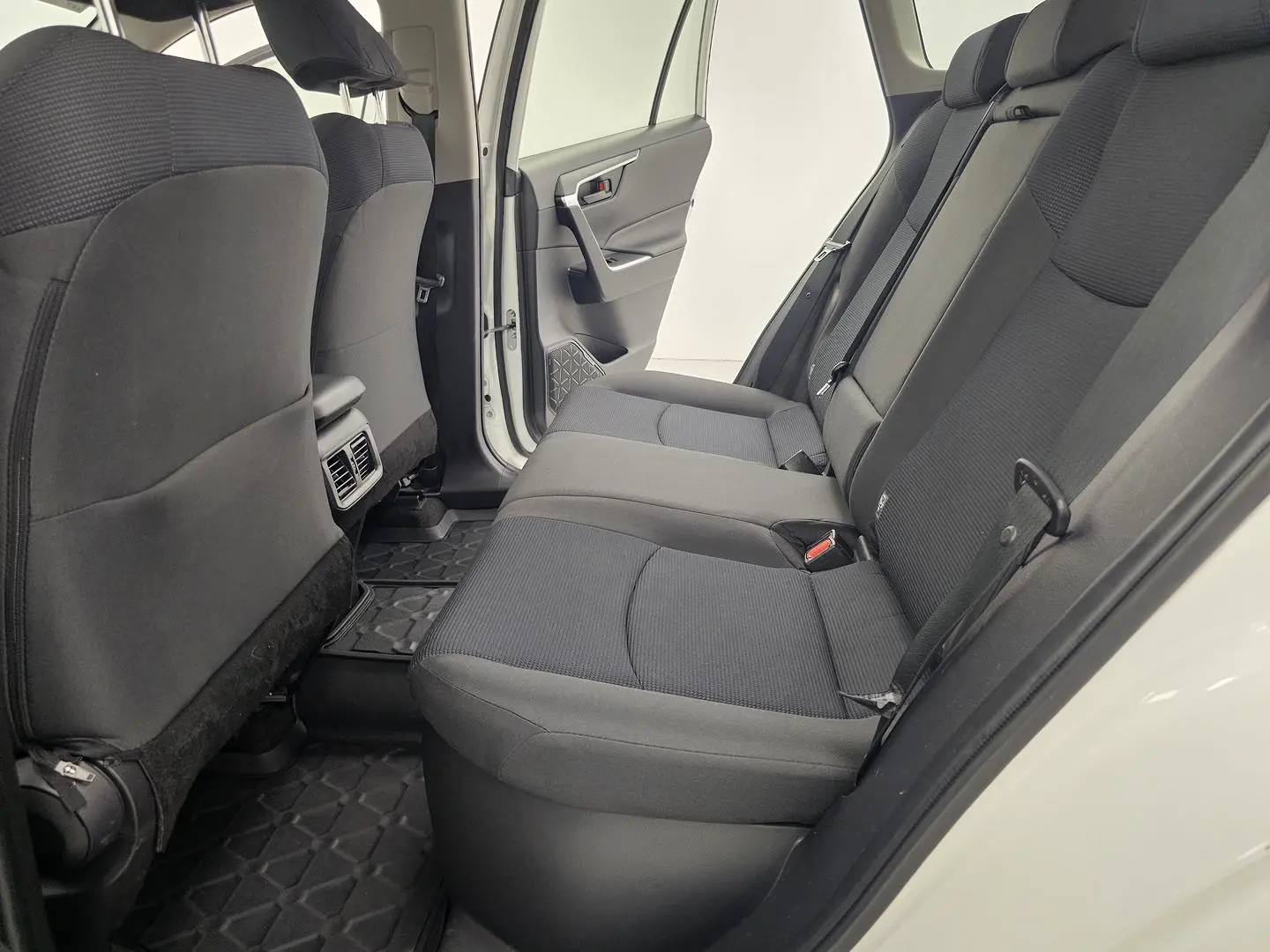 2022 Toyota RAV4 Gallery Image 15