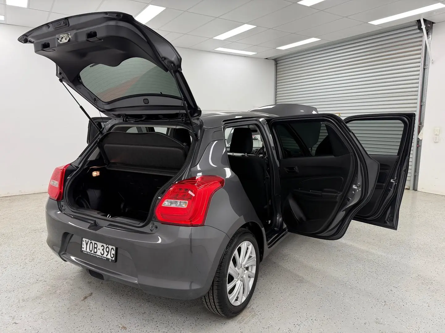 2023 Suzuki Swift Gallery Image 15