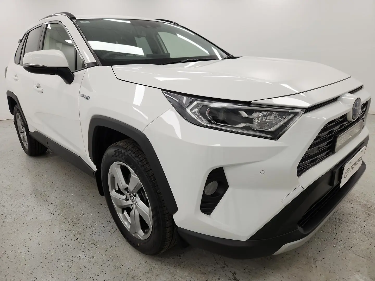 2020 Toyota RAV4 Gallery Image 1