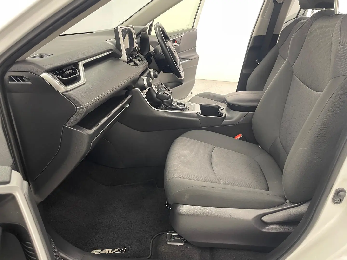 2023 Toyota RAV4 Gallery Image 18