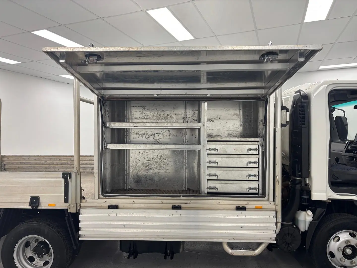 2023 Isuzu N Series Gallery Image 9