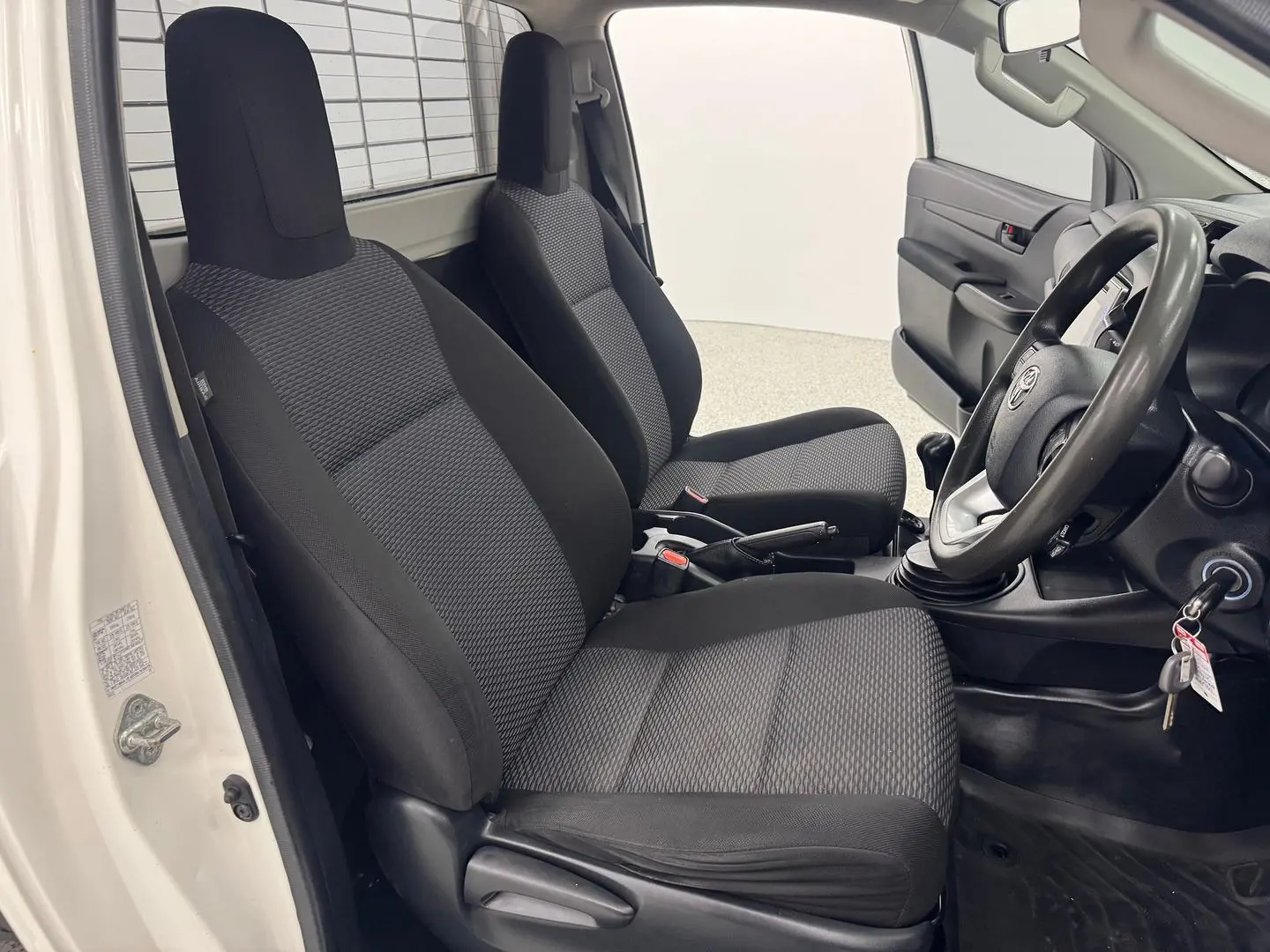 2020 Toyota Hilux Gallery Image 24