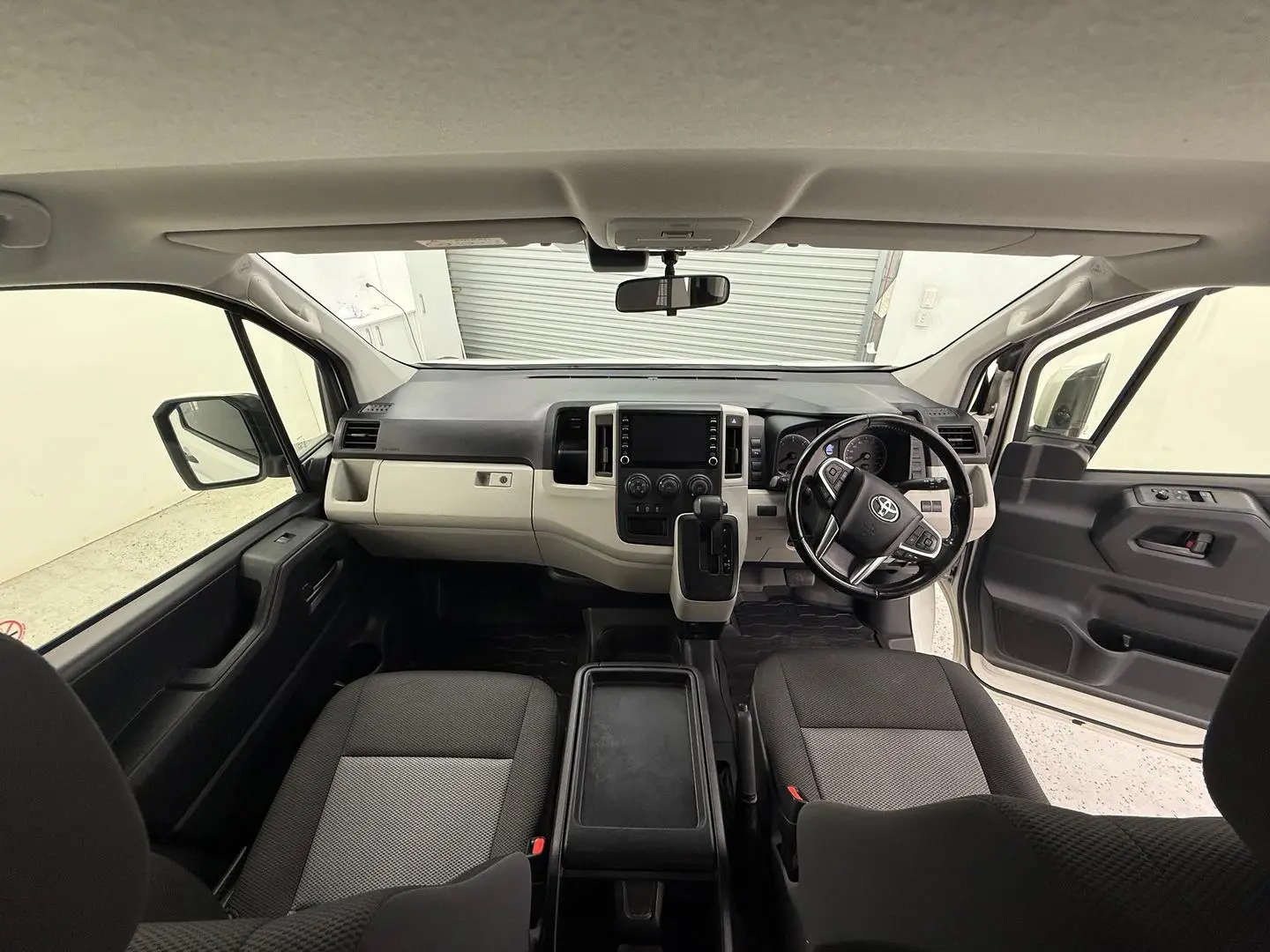 2022 Toyota Hiace Gallery Image 24