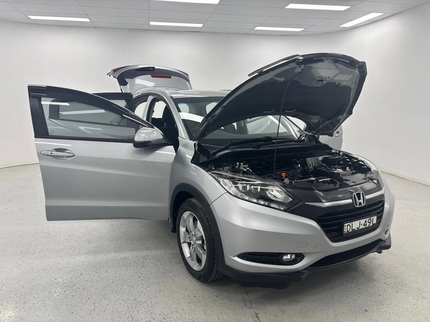 2017 Honda HR-V Gallery Image 8