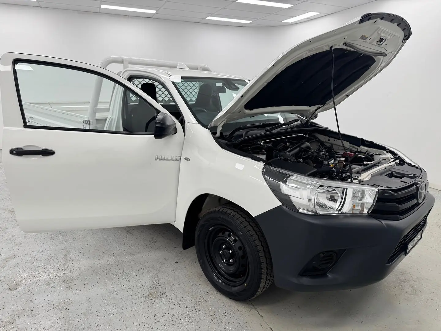2023 Toyota Hilux Gallery Image 7