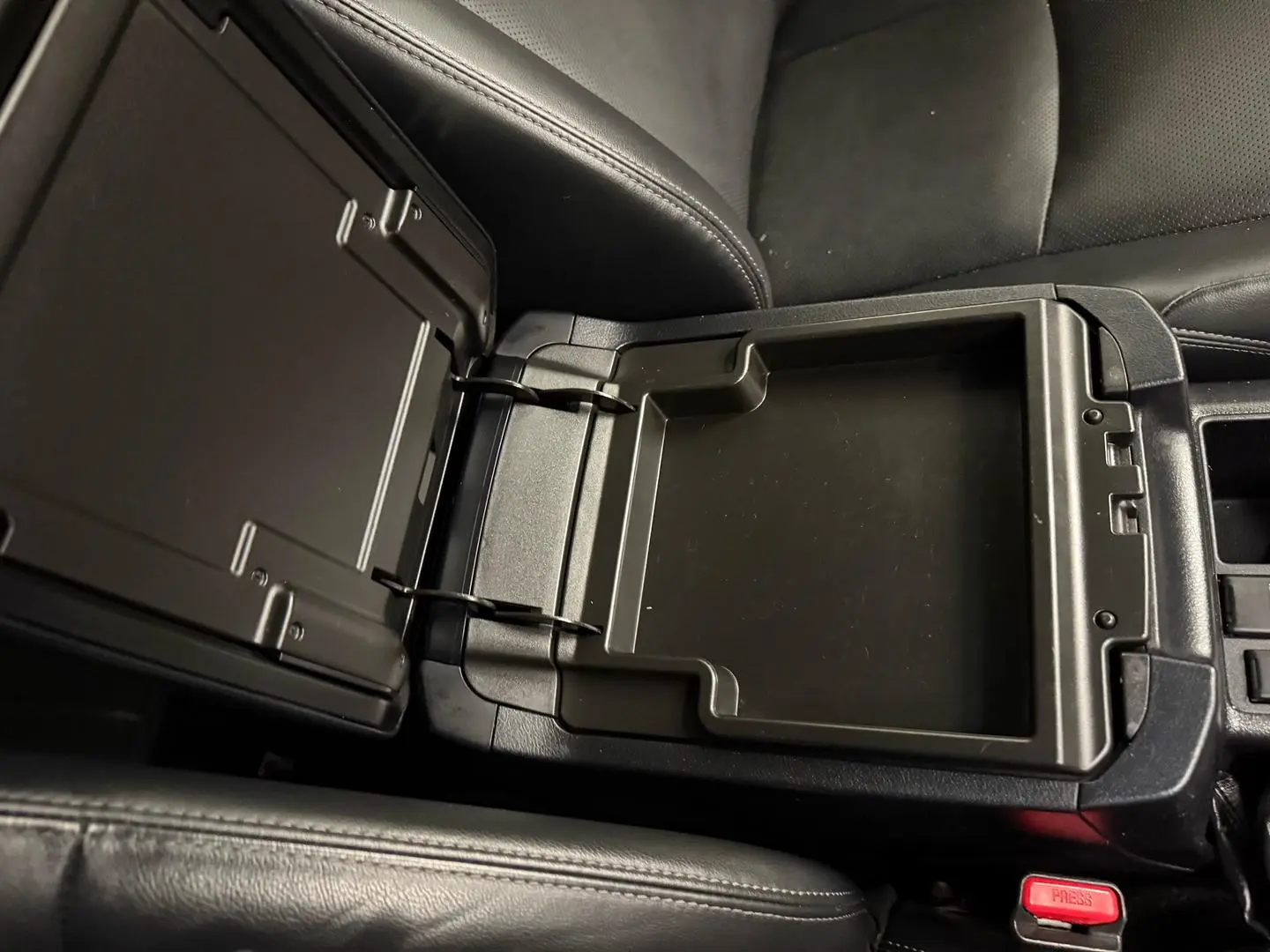 2022 Toyota Landcruiser Prado Gallery Image 37