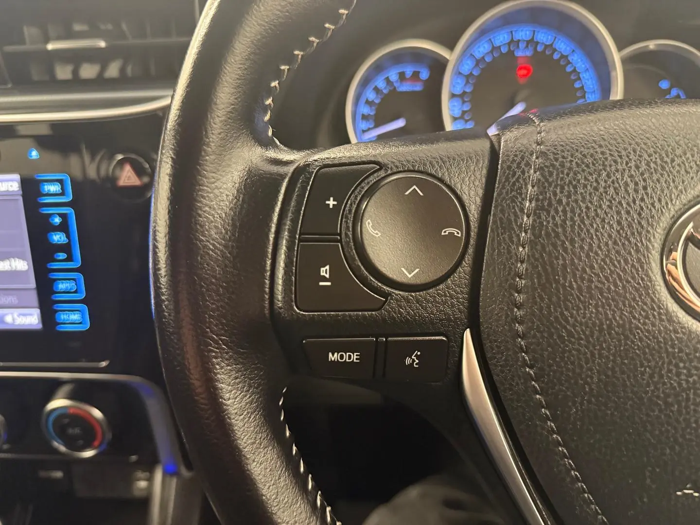 2016 Toyota Corolla Gallery Image 26