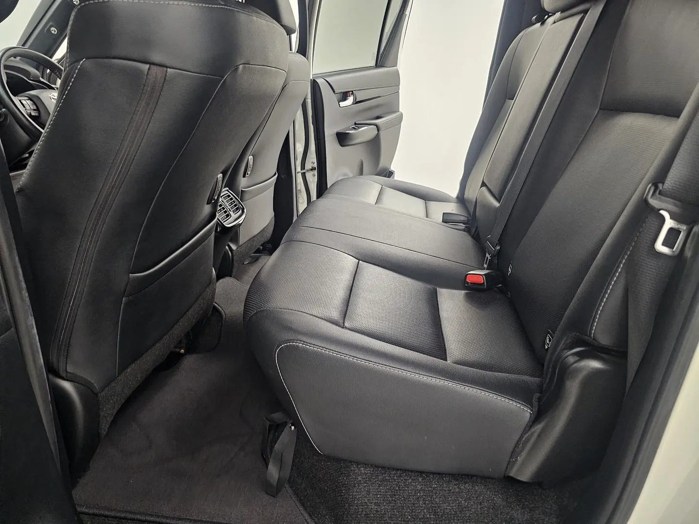 2019 Toyota Hilux Gallery Image 15