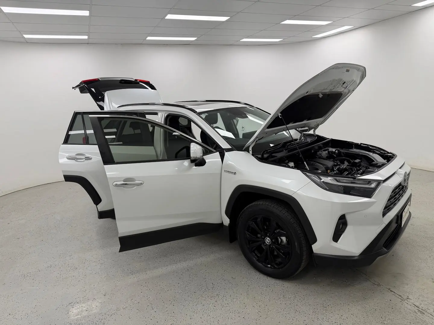 2023 Toyota RAV4 Gallery Image 9