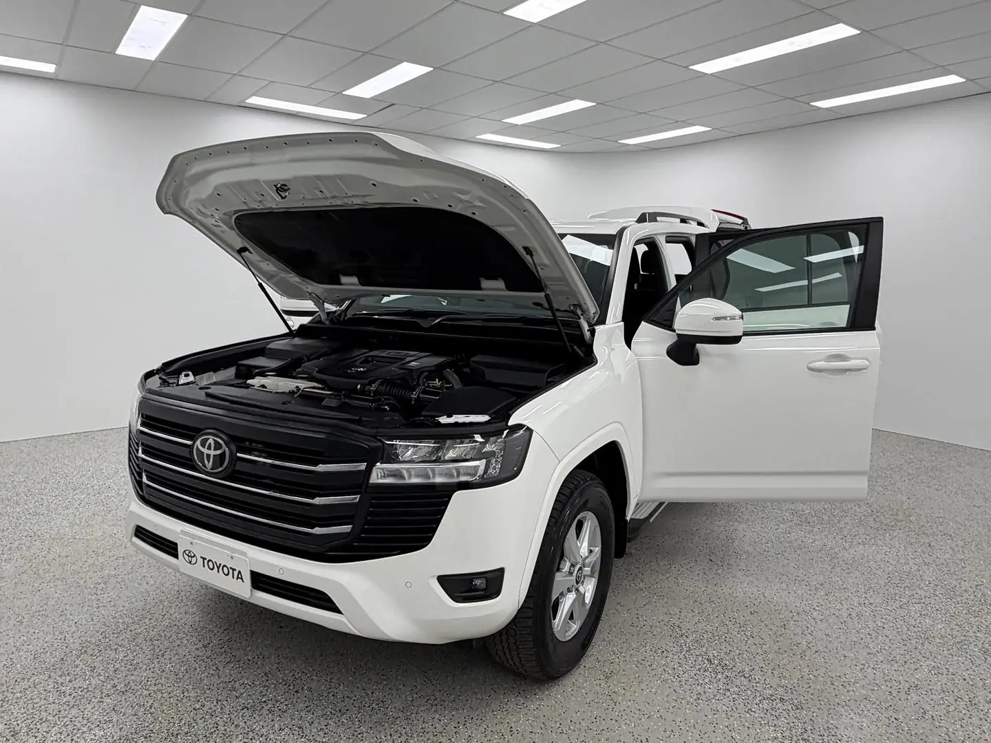 2024 Toyota Landcruiser Gallery Image 11