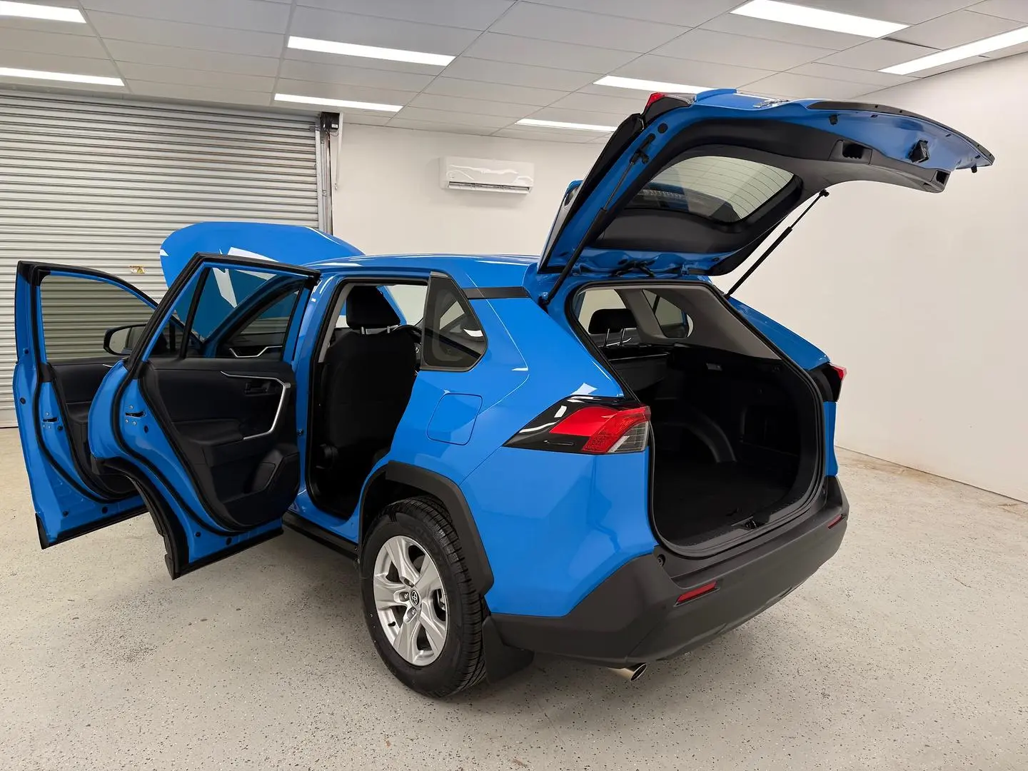 2021 Toyota RAV4 Gallery Image 13