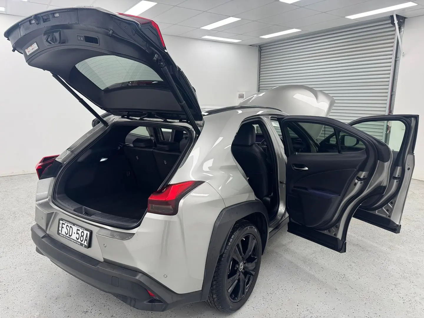 2021 Lexus UX Gallery Image 9