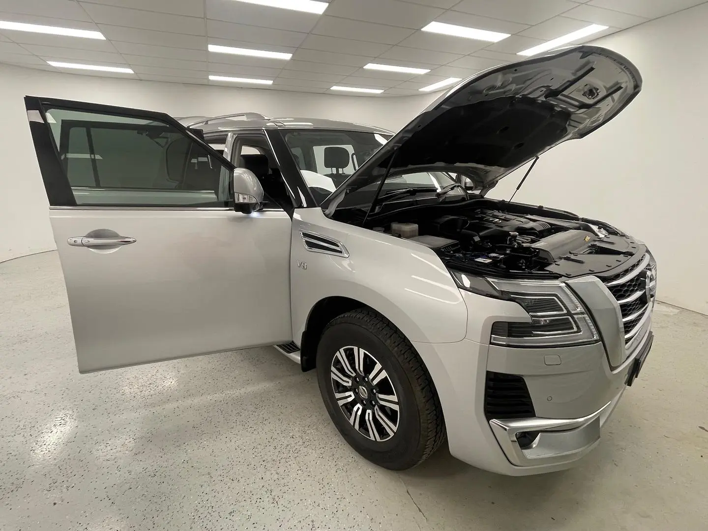 2020 Nissan Patrol Gallery Image 10