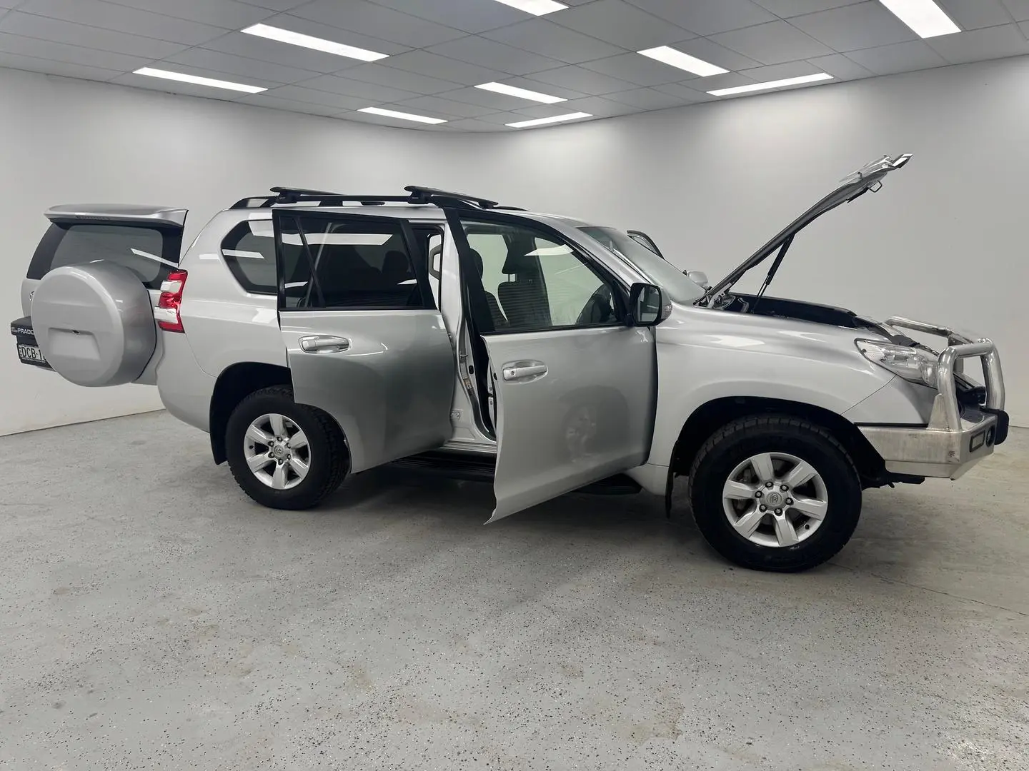 2015 Toyota Landcruiser Prado Gallery Image 8