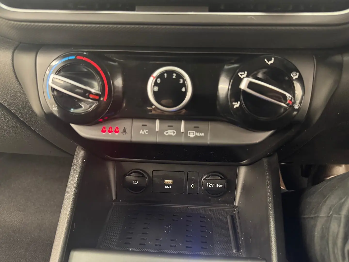 2022 Hyundai Kona Gallery Image 22