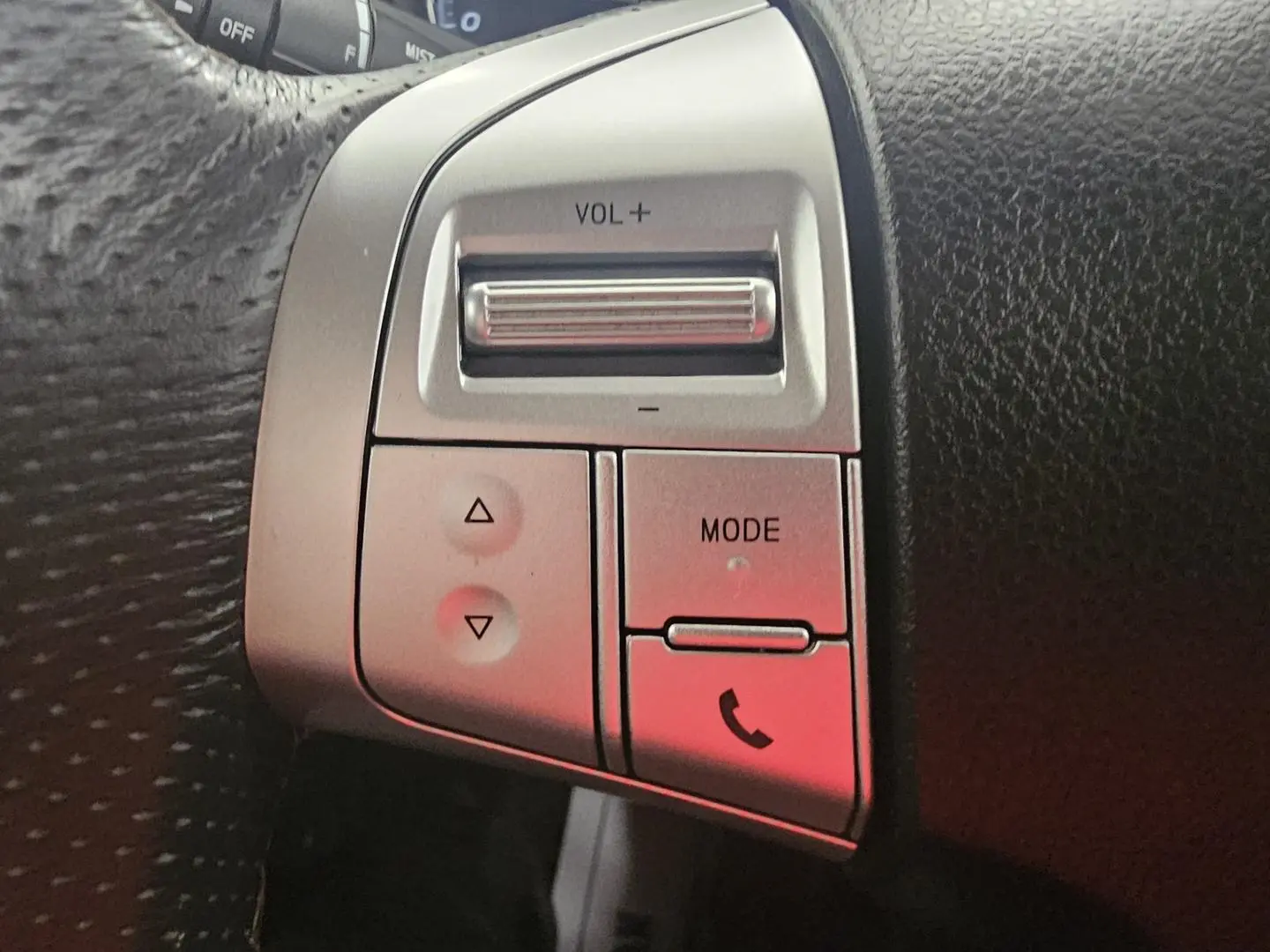 2020 Isuzu MU-X Gallery Image 37