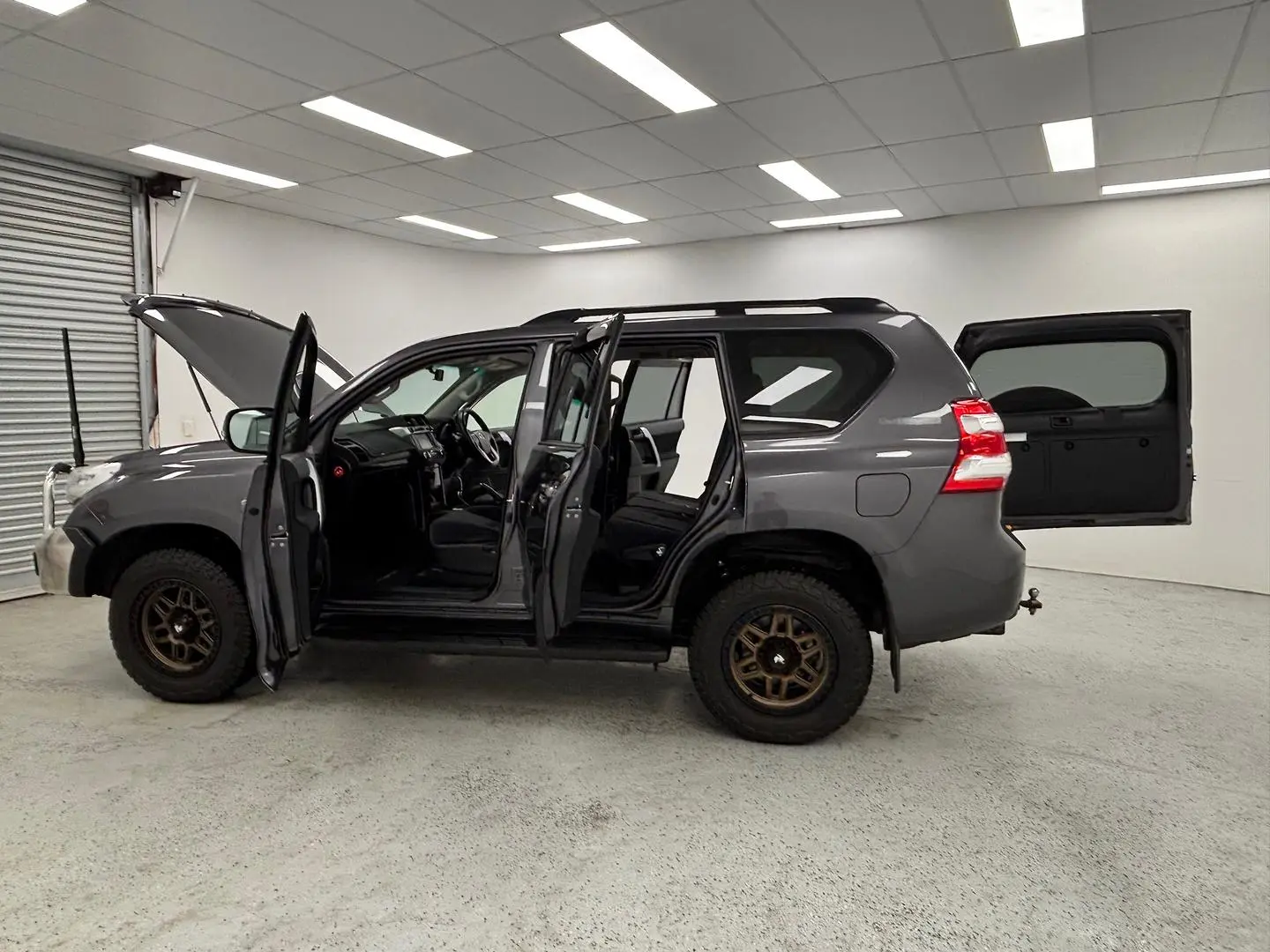 2015 Toyota Landcruiser Prado Gallery Image 13
