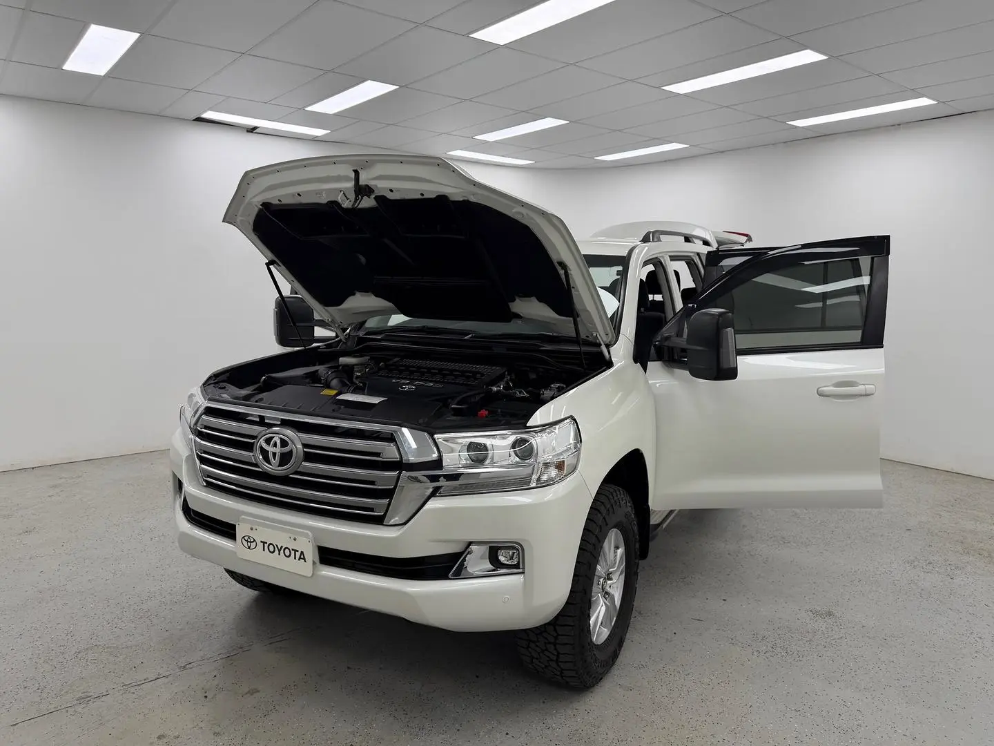 2020 Toyota Landcruiser Gallery Image 11