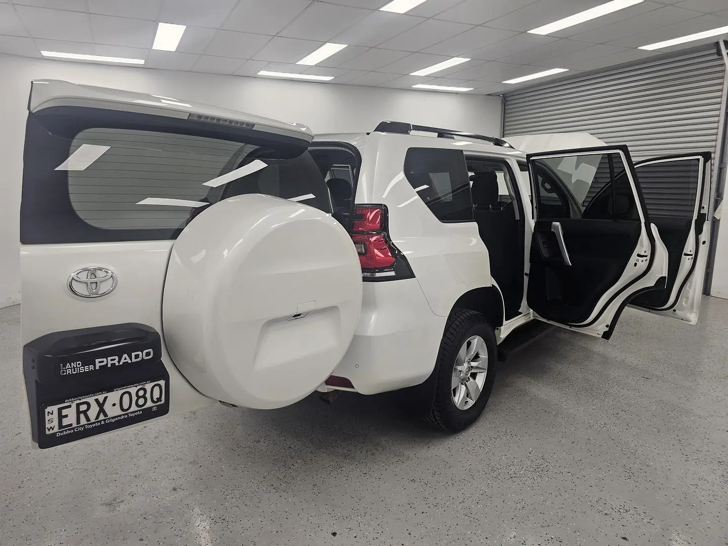 2021 Toyota Landcruiser Prado Gallery Image 21