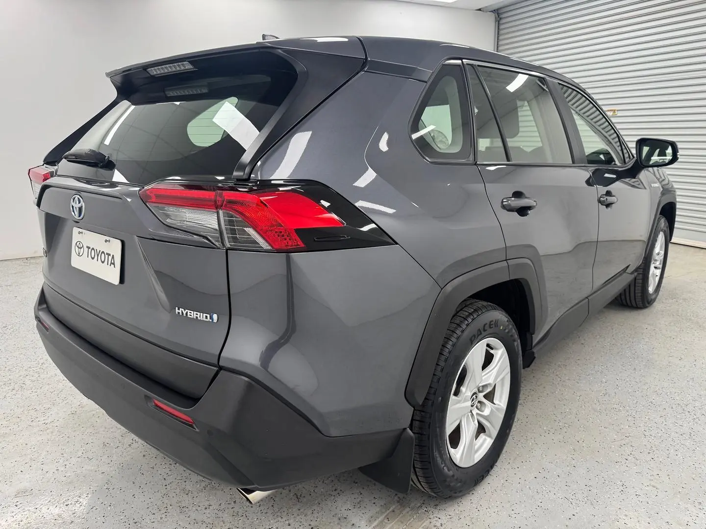 2019 Toyota RAV4 Gallery Image 3