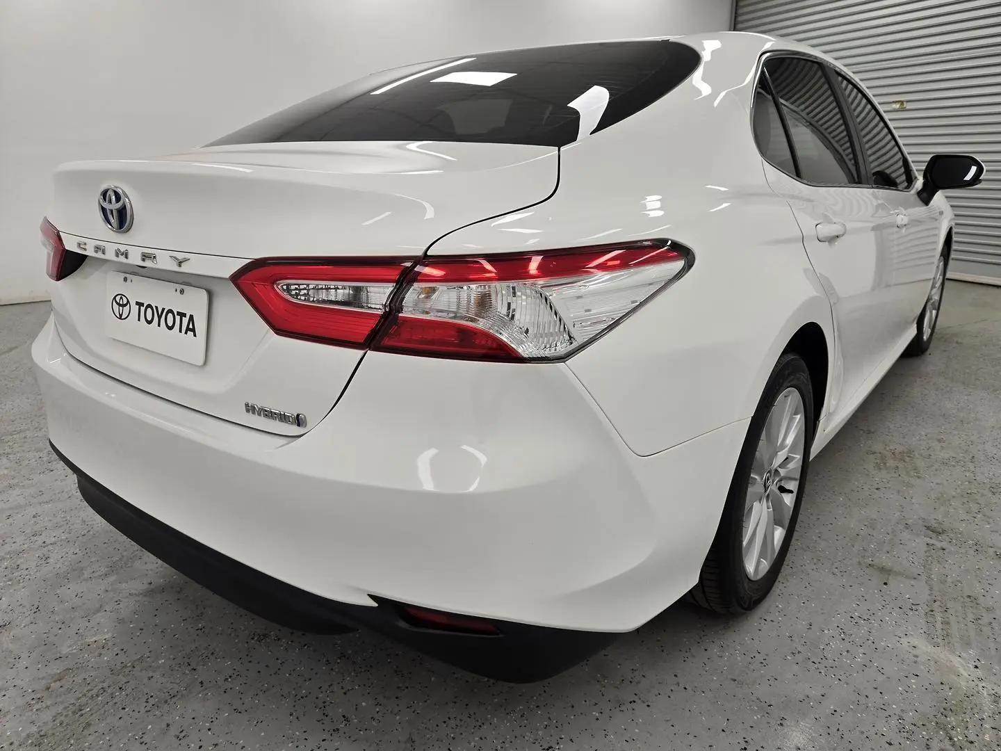 2019 Toyota Camry Gallery Image 3