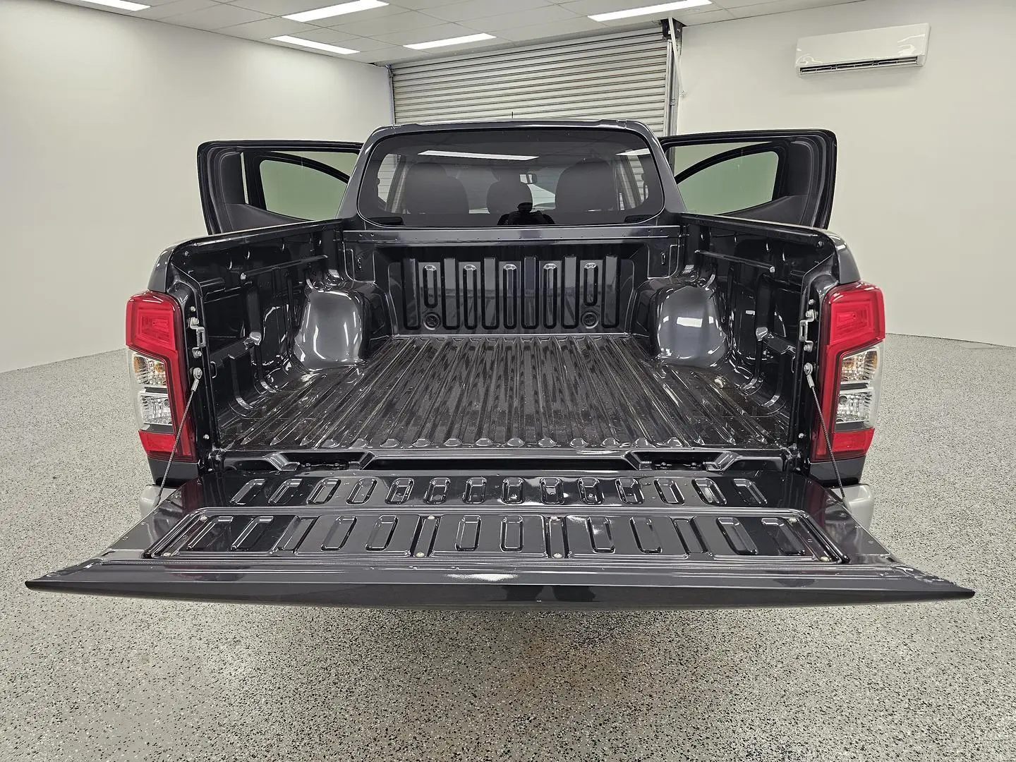 2023 Mitsubishi Triton Gallery Image 17