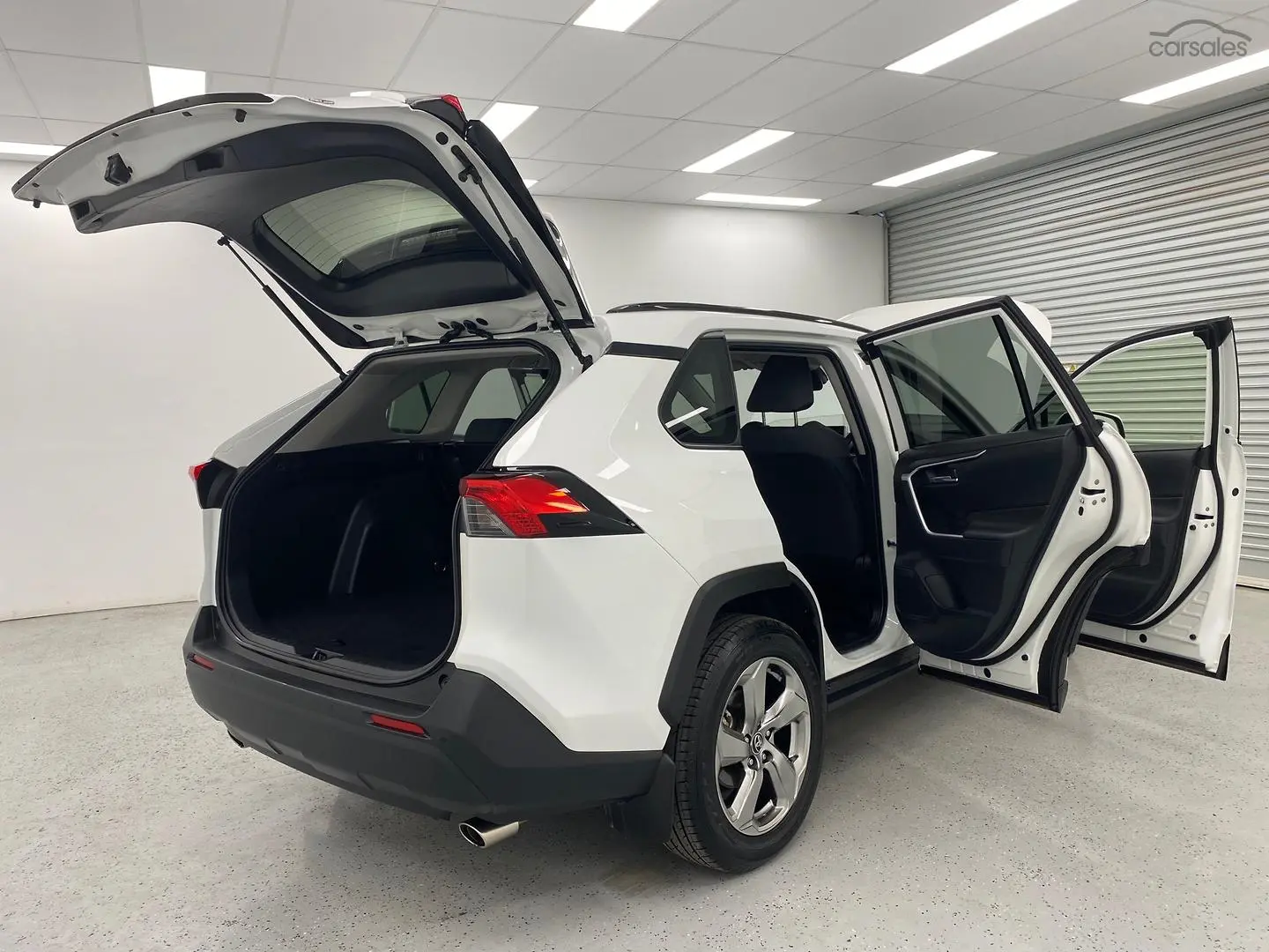 2019 Toyota RAV4 Image 11